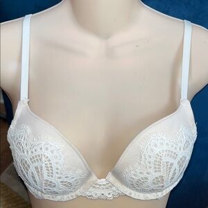 Victorias Secret Elegant White Lace Push Up Bra - 34A